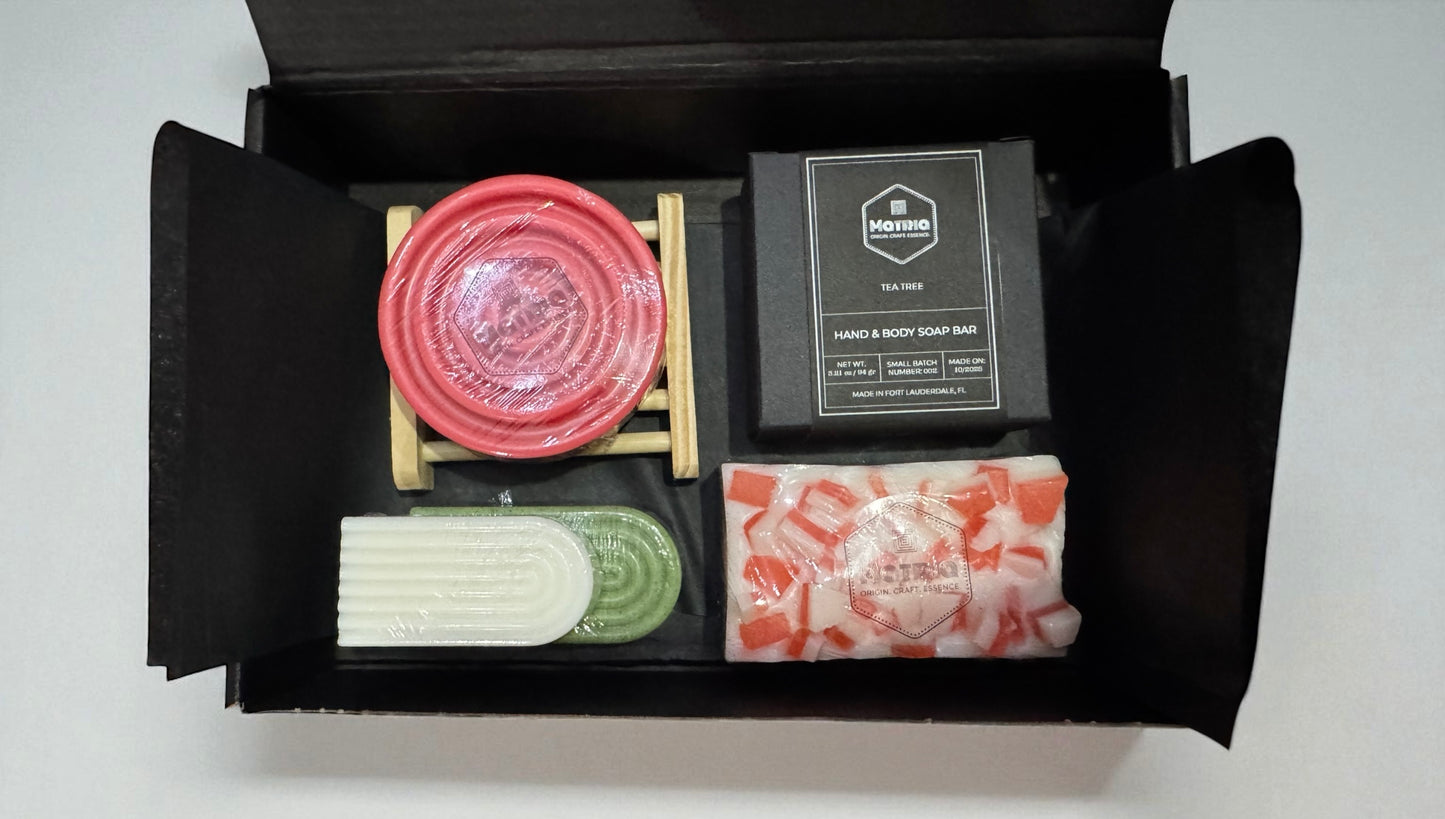 Handcrafted Christmas Soap Gift Set – Holiday Scents & Wooden Soap Dish